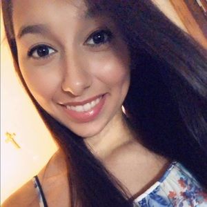 Meet your Posher, Alyssa